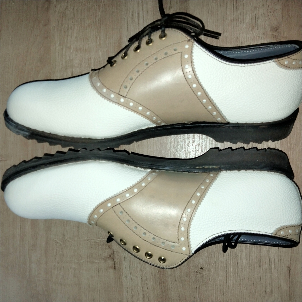 Foot-Joy spikeless golf shoes 9 & 1/2 men